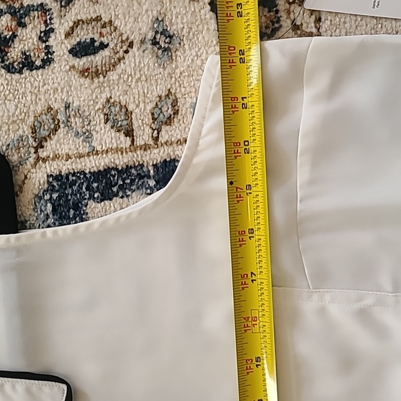 LIZ CLAIBORNE WOMENS PETITE WHITE & BLACK SLEEVELESS BUTTON BLOUSE PETITE LARGE - Picture 13 of 16